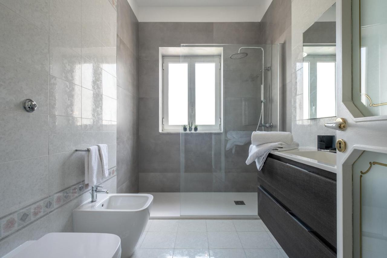 Sweet Life - Luxury Apartment-Suite-Rooms Bari Exterior photo